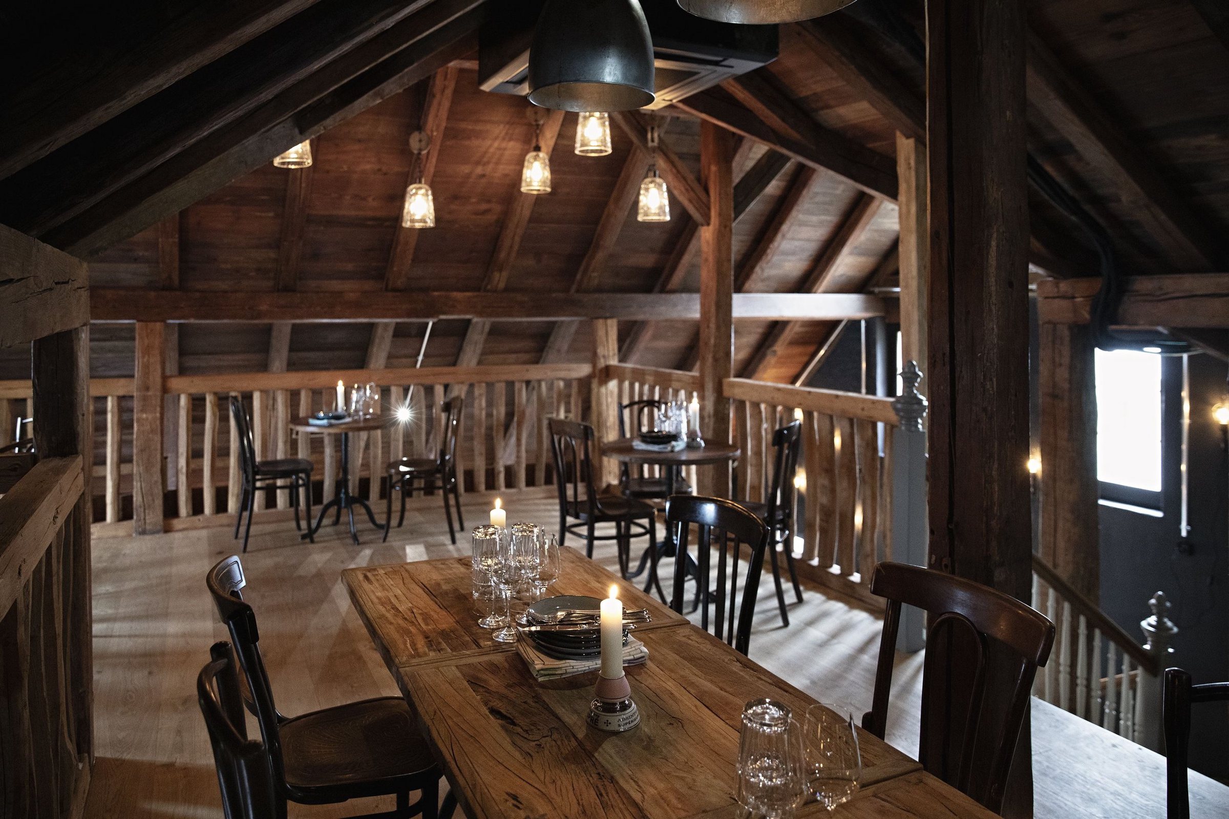 Gastraum des Restaurants Hafenbeiz in Kilchberg
