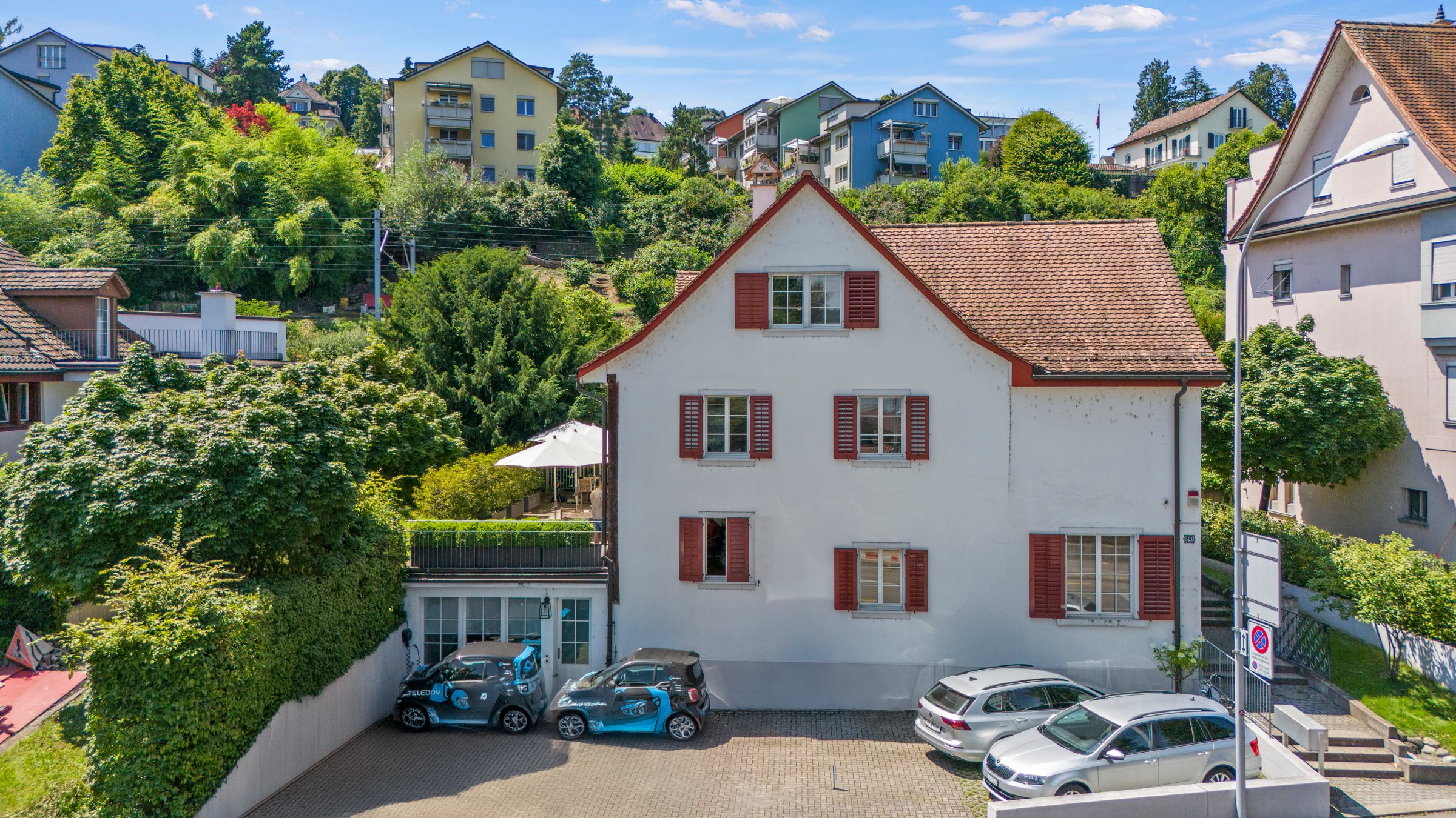 Drohnenaufnahme des Geschäftshauses Seestrasse 520 in Zürich
